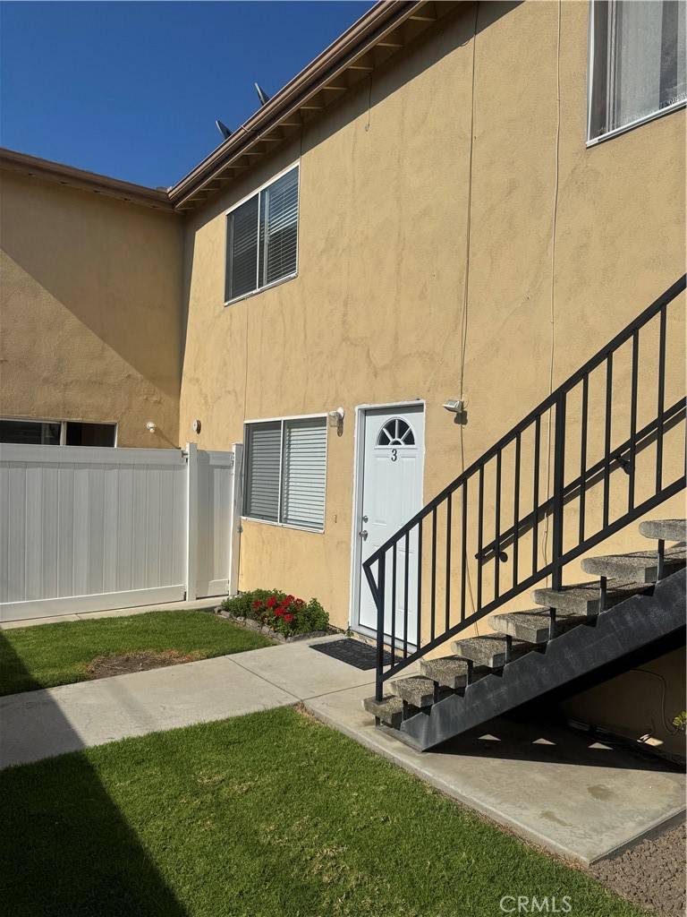 Los Alamitos, CA 90720,4301 Howard AVE #5