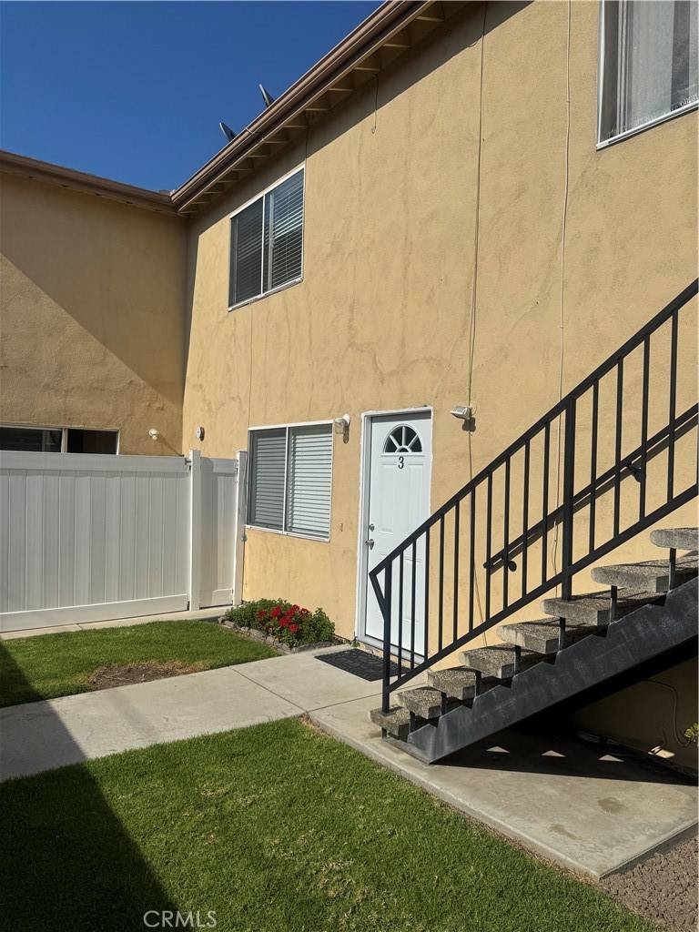 Los Alamitos, CA 90720,4302 Howard AVE #5