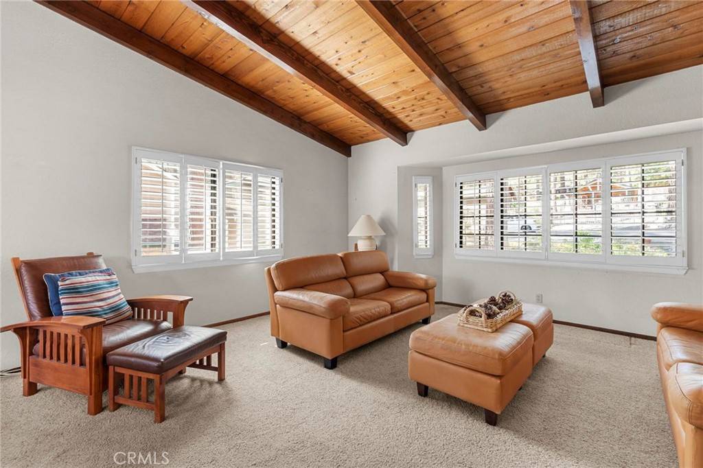 Wrightwood, CA 92397,996 Eagle RD