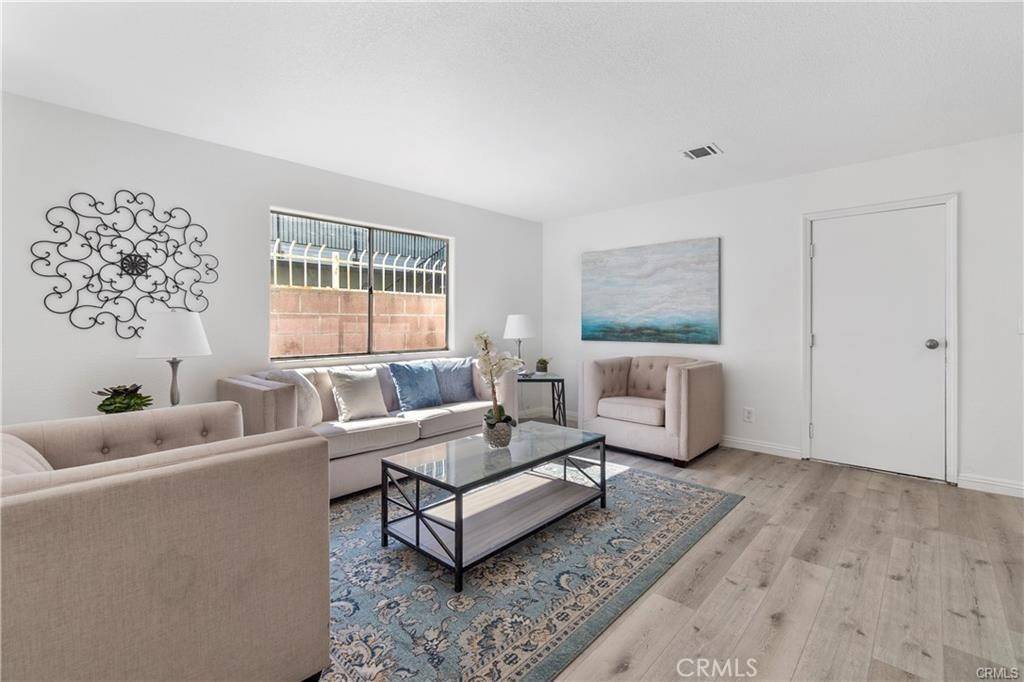 Long Beach, CA 90810,2214 W Wardlow RD