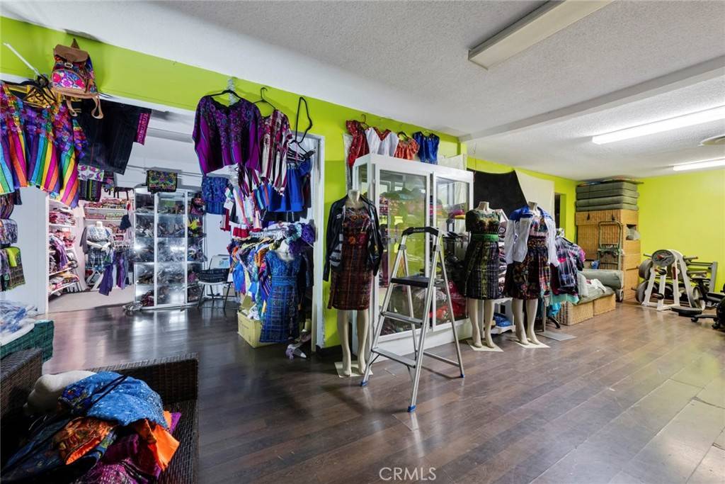 Corona, CA 92879,13490 Magnolia AVE