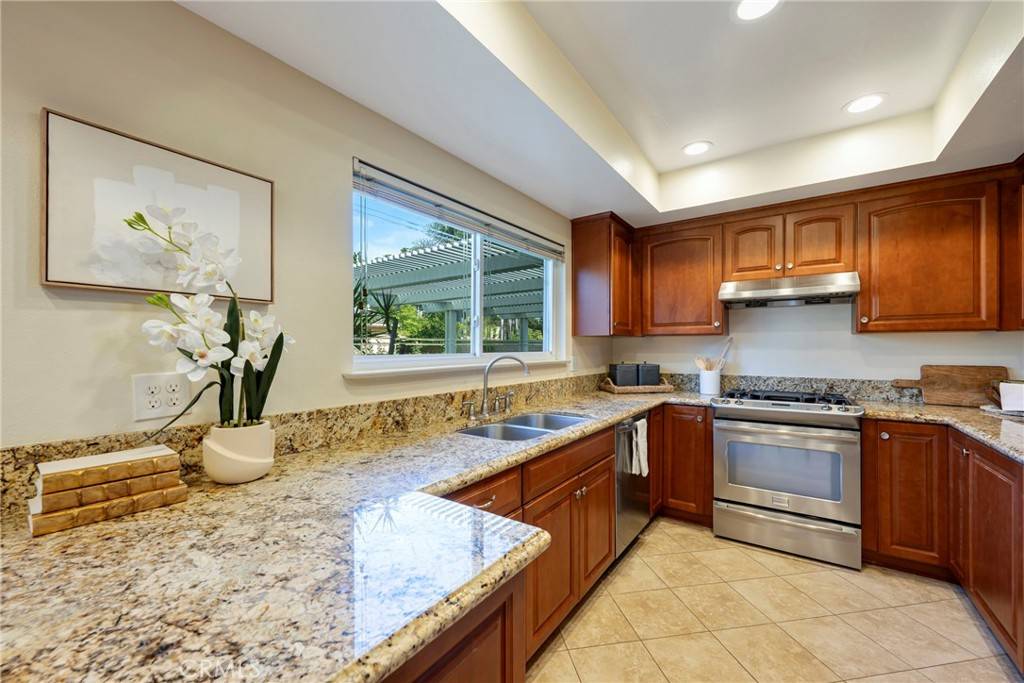 Yorba Linda, CA 92886,17812 Pineridge DR