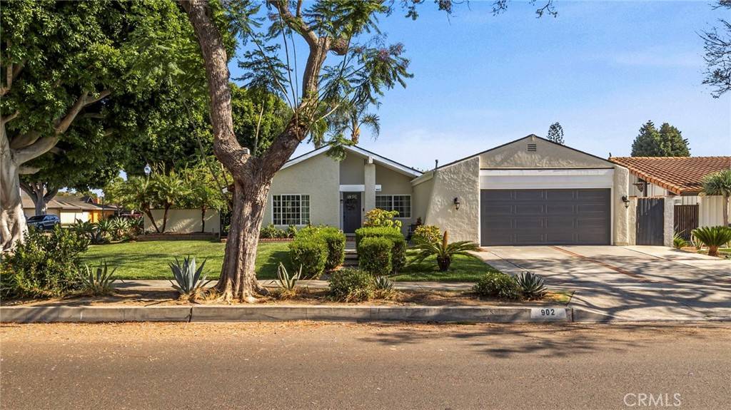 Santa Ana, CA 92706,902 W Orange RD