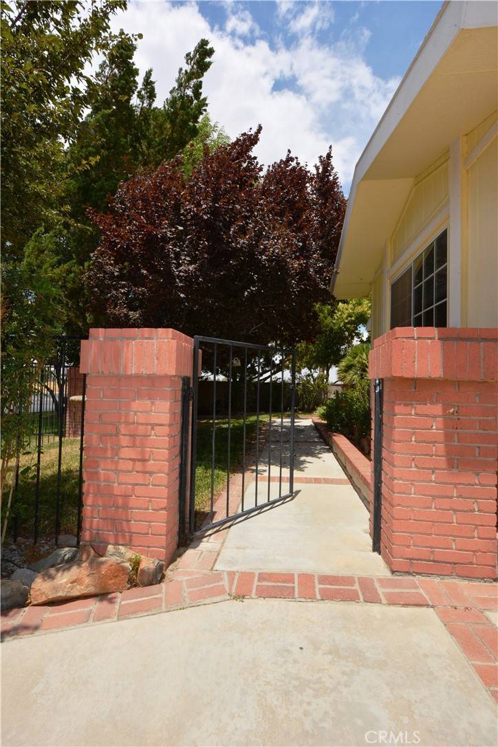 Apple Valley, CA 92308,21621 Sandia RD #16