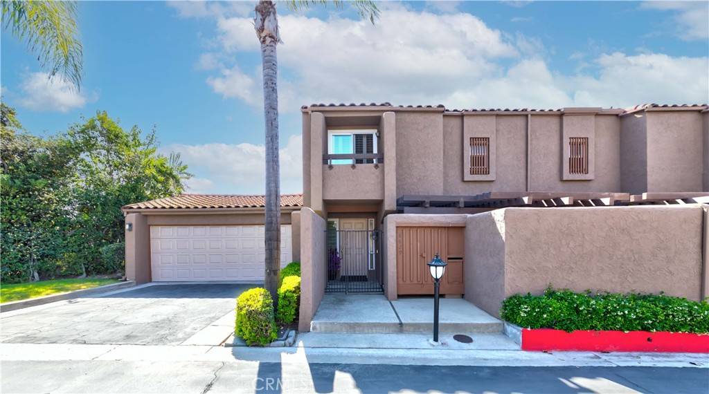 Buena Park, CA 90621,8629 Buena Tierra PL
