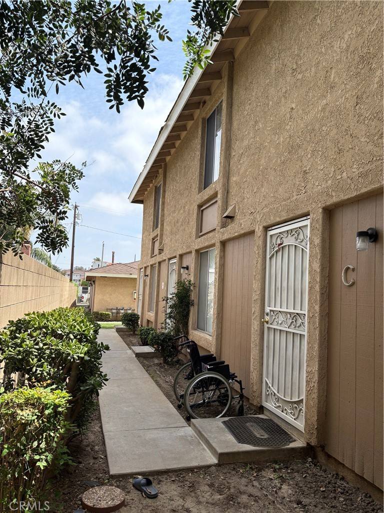 Buena Park, CA 90621,5911 Burnham