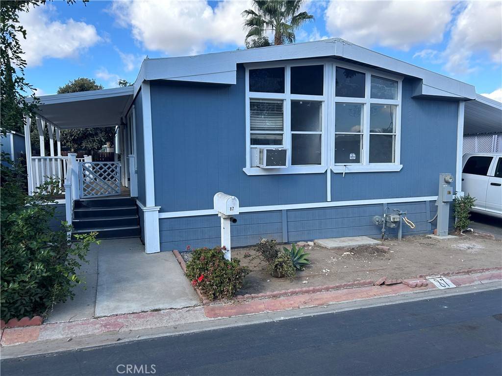 Corona, CA 92882,995 Pomona RD #87
