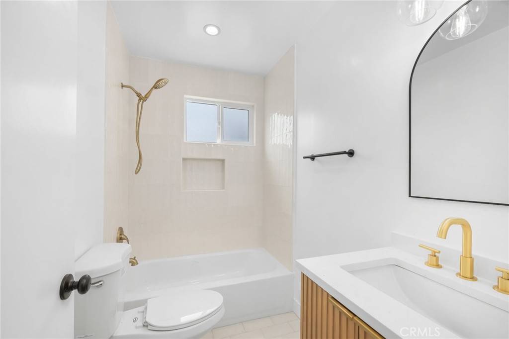 Linda Vista, CA 92111,6679 Linda Vista Road #35