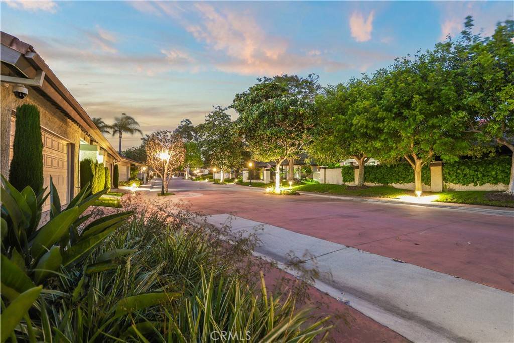 Long Beach, CA 90807,637 Avery PL