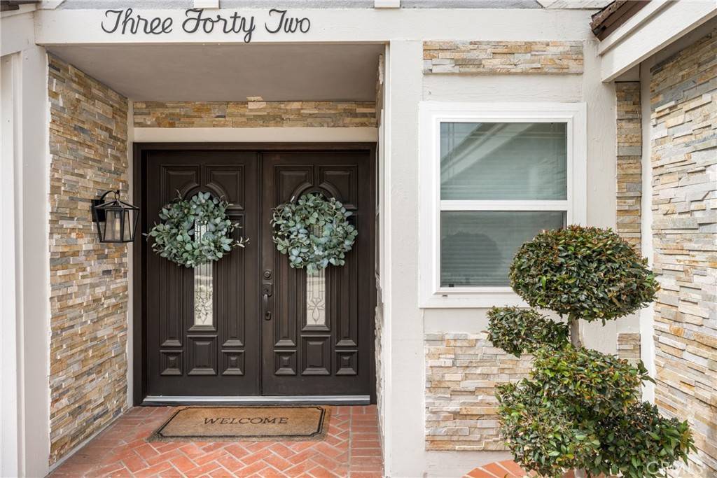 Anaheim Hills, CA 92807,342 S SILVERBROOK DR.
