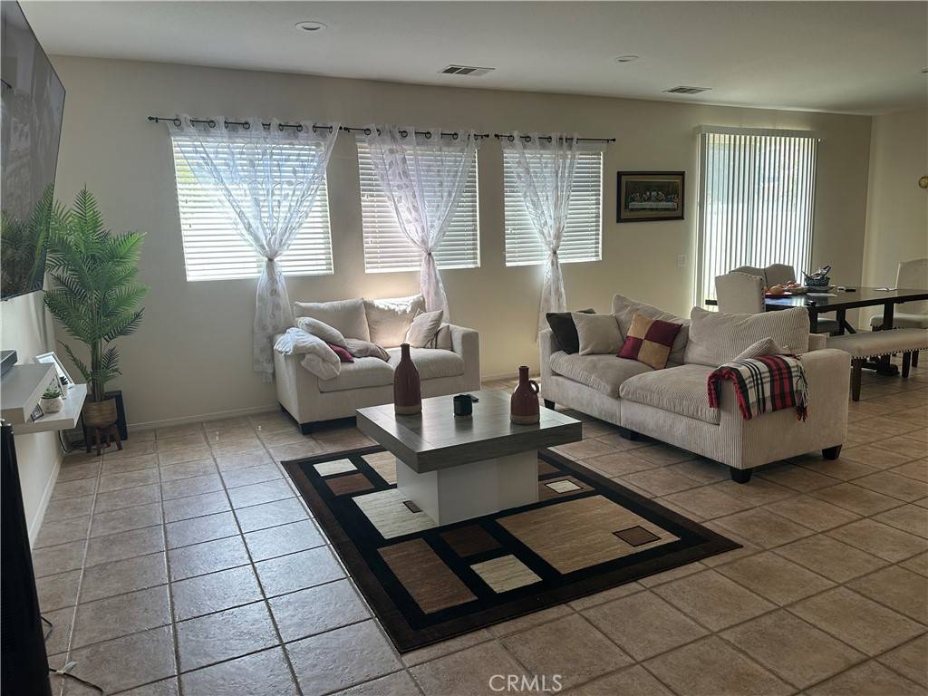 Perris, CA 92571,953 Curlew ST
