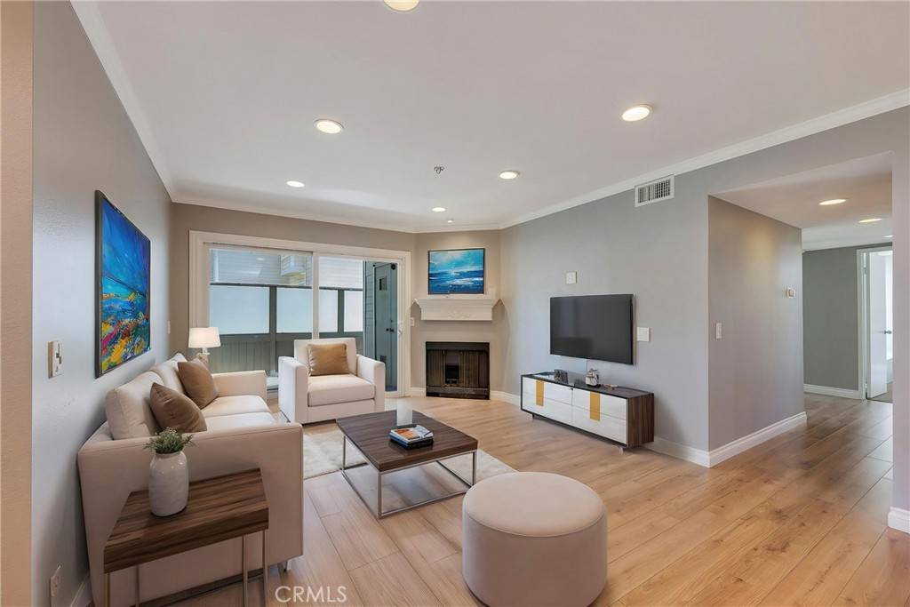 Yorba Linda, CA 92887,5812 Old Village RD #212