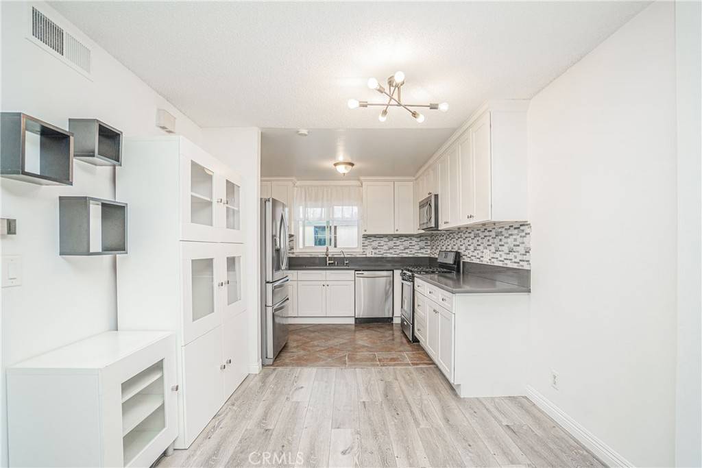 Buena Park, CA 90621,8172 Ferguson Green