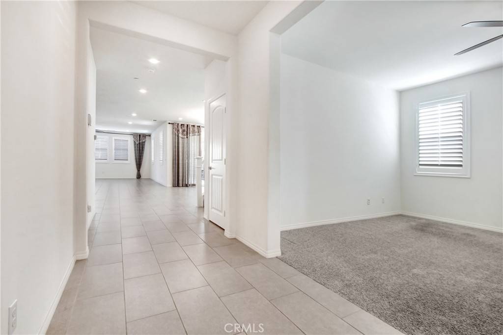 Jurupa Valley, CA 91752,5594 Skimmer DR