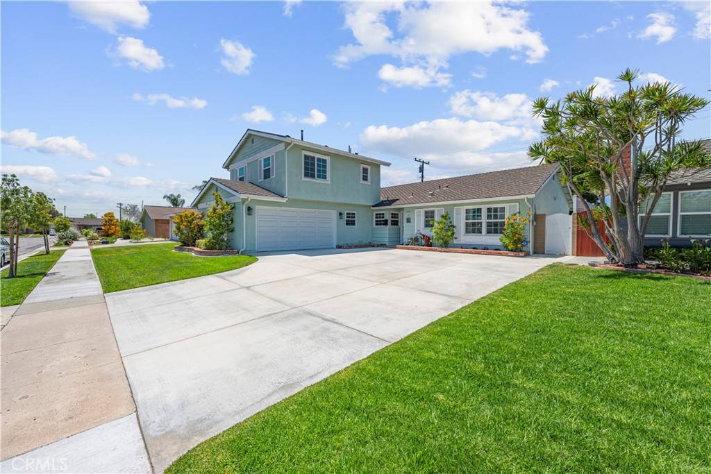 Huntington Beach, CA 92647,15291 Newcastle LN