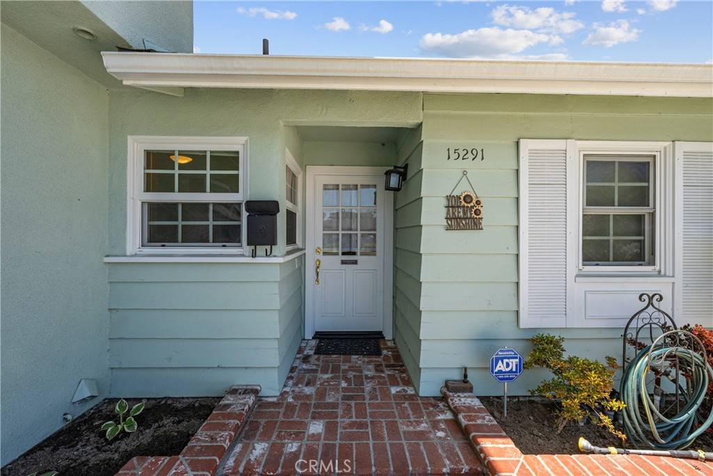 Huntington Beach, CA 92647,15291 Newcastle LN