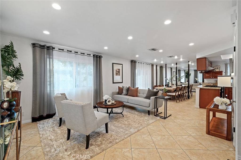 Santa Ana, CA 92704,128 Fairview ST #1
