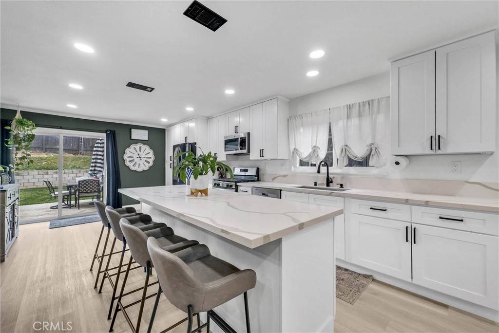 Corona, CA 92882,1861 Peeler ST
