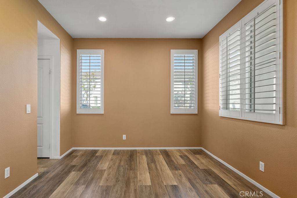 Irvine, CA 92606,35 Royal Victoria