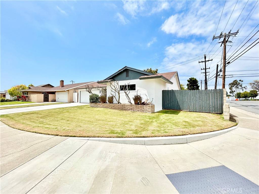 Huntington Beach, CA 92647,16501 Rhone LN