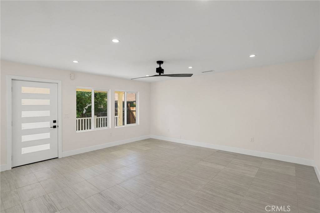 Fontana, CA 92335,14815 Country LN #2