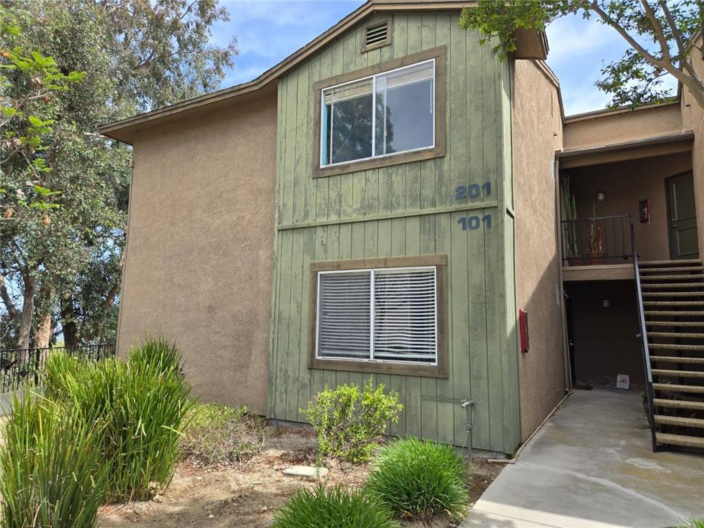 Corona, CA 92882,2612 Avenida Del Vista #C101