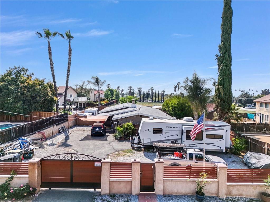 Redlands, CA 92374,24 S La Salle ST