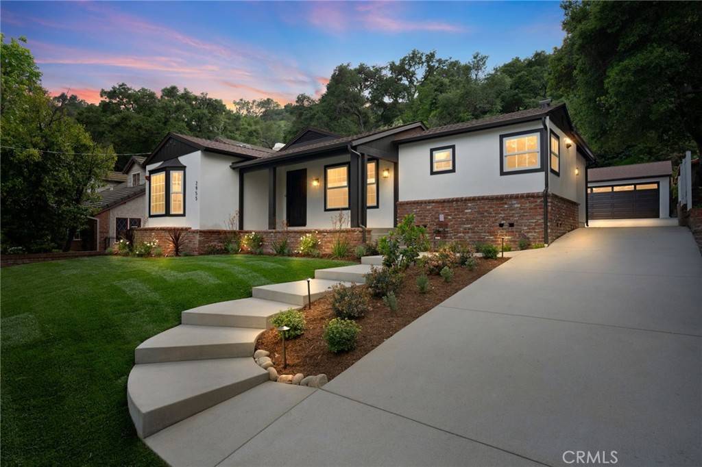 Glendale, CA 91208,2955 Hermosita DR