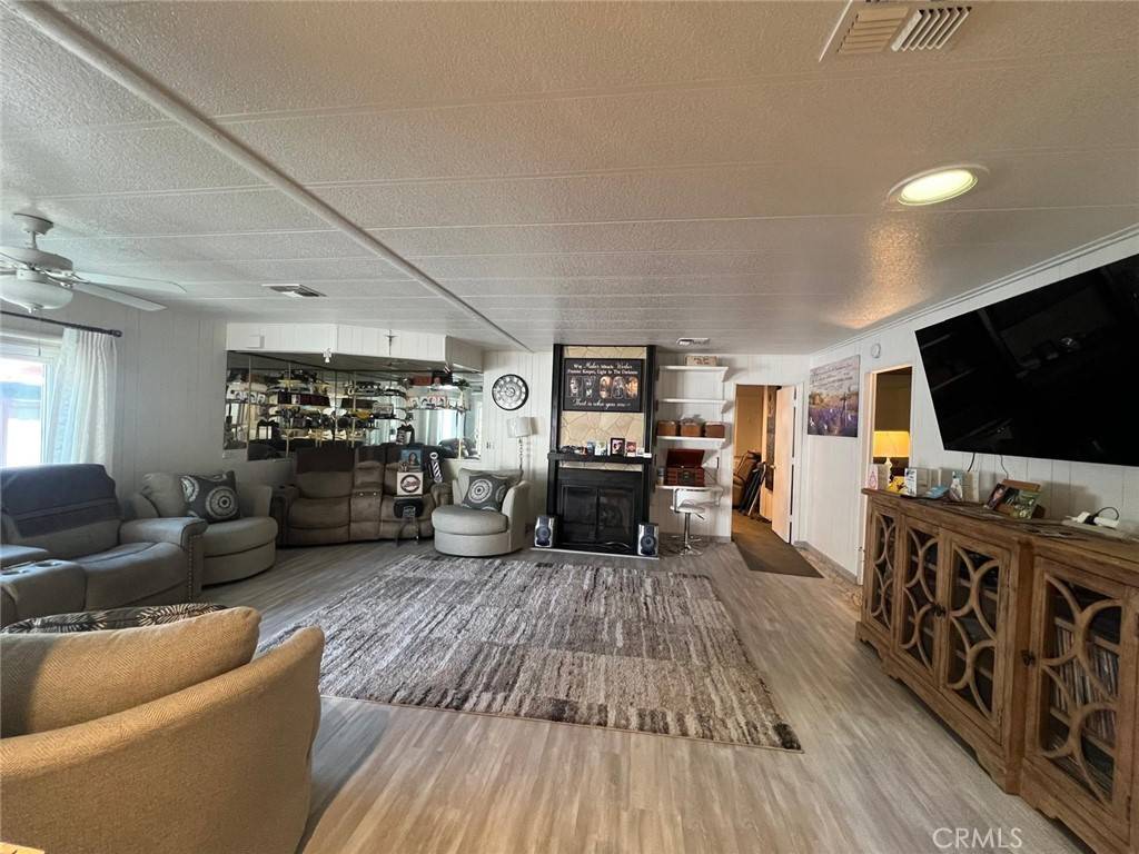 Anaheim, CA 92801,1919 W Coronet AVE #143