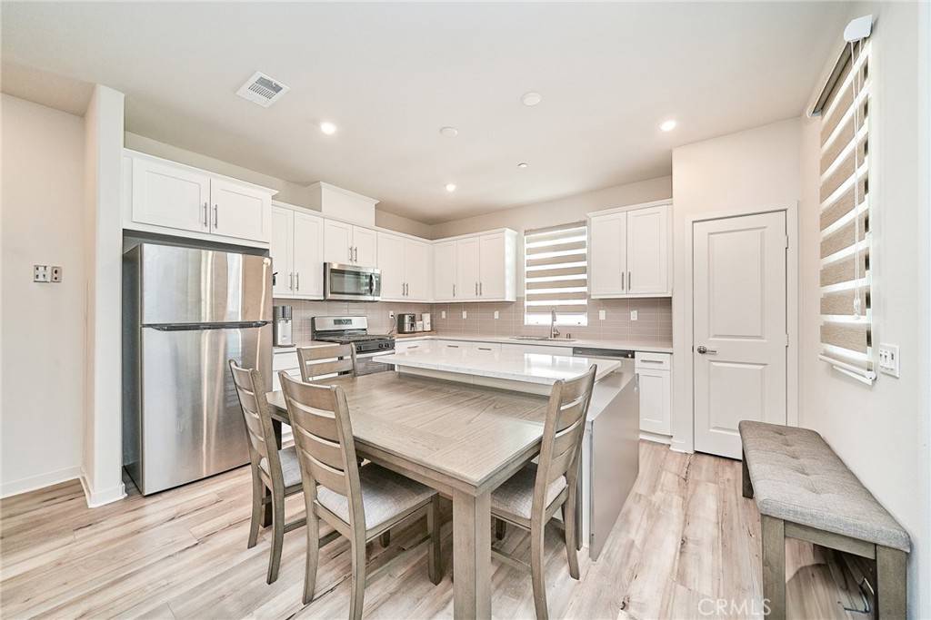Covina, CA 91722,163 Dove Landing
