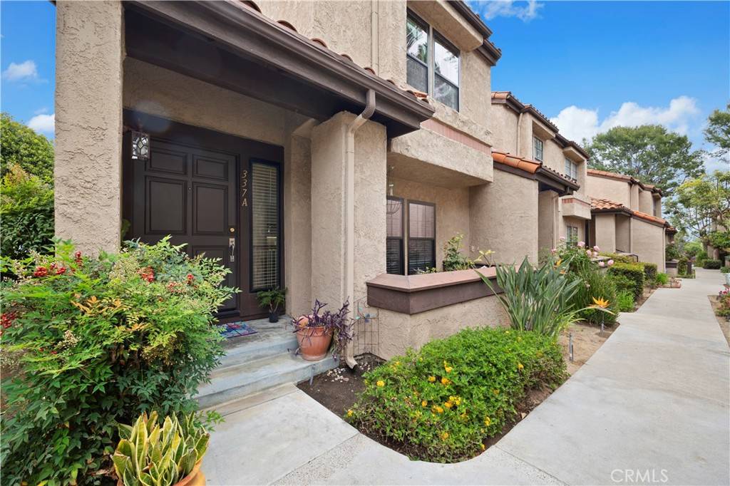 Placentia, CA 92870,337 E Chapman AVE #A