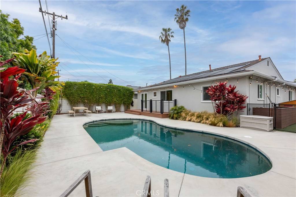 Long Beach, CA 90815,6830 E 10th ST