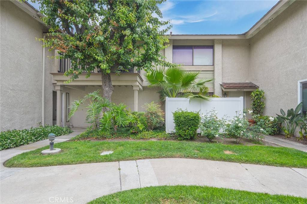 Tustin, CA 92780,16893 Stoneglass #91