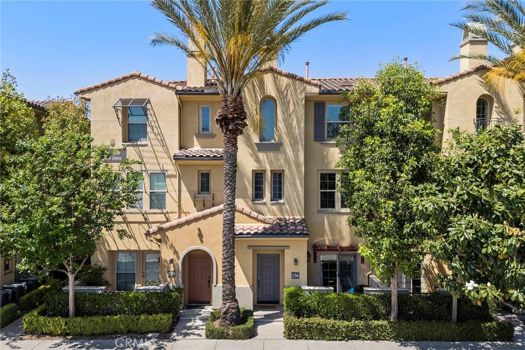 Fullerton, CA 92832,236 Soco DR