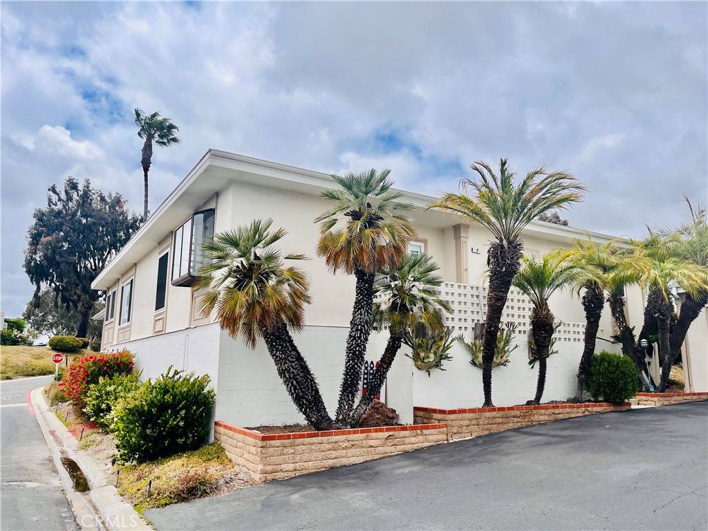 Oceanside, CA 92057,3747 Vista Campana S #7