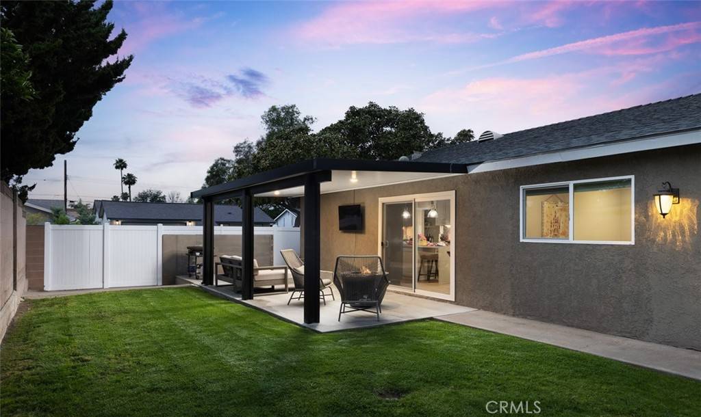 Orange, CA 92867,2126 E Adams AVE