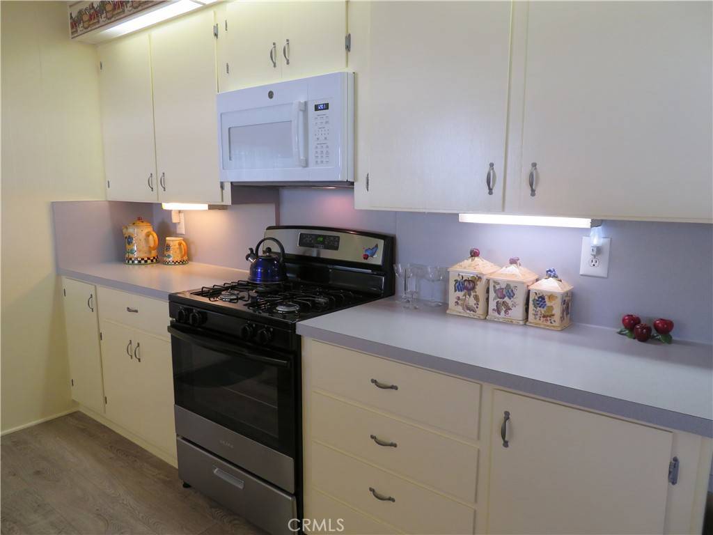 Yorba Linda, CA 92886,3709 Lake Glen DR #287