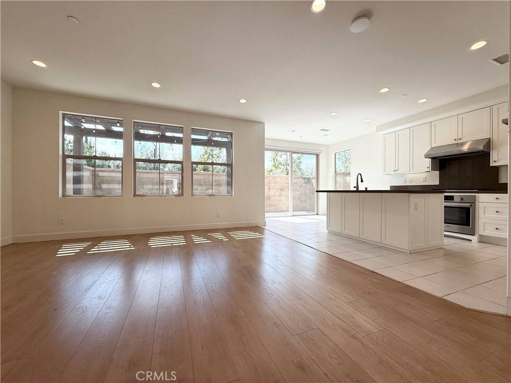 Irvine, CA 92618,126 Okra