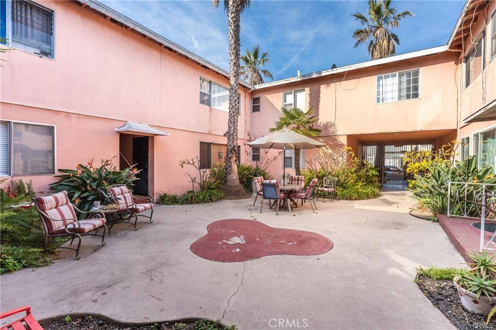 Long Beach, CA 90802,930 E 1st ST #2