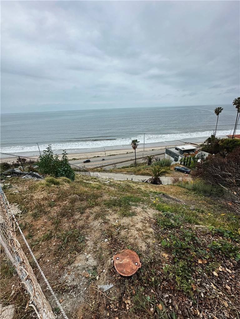 Pacific Palisades, CA 90272,17630 Posetano RD