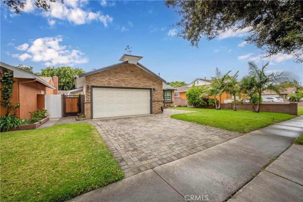 Long Beach, CA 90805,150 W Scott ST