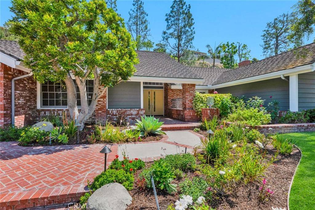 North Tustin, CA 92705,1821 Overview CIR
