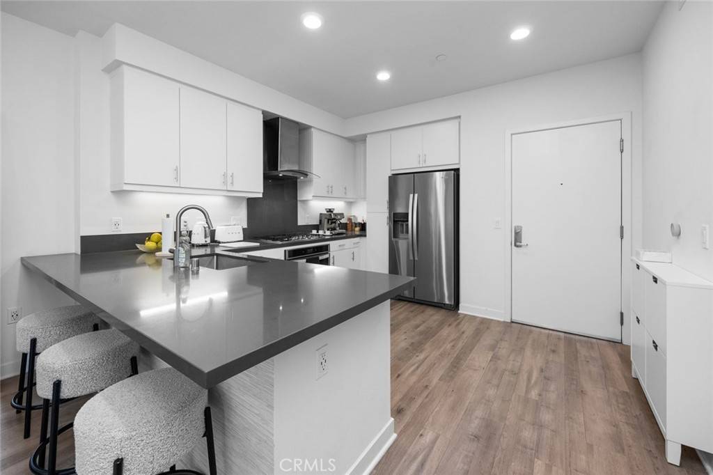 Irvine, CA 92612,2424 Nolita