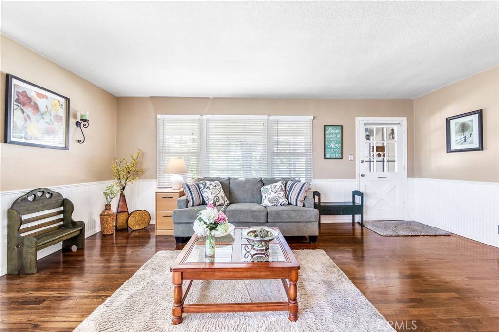 4702 Castana AVE Lakewood, CA 90712