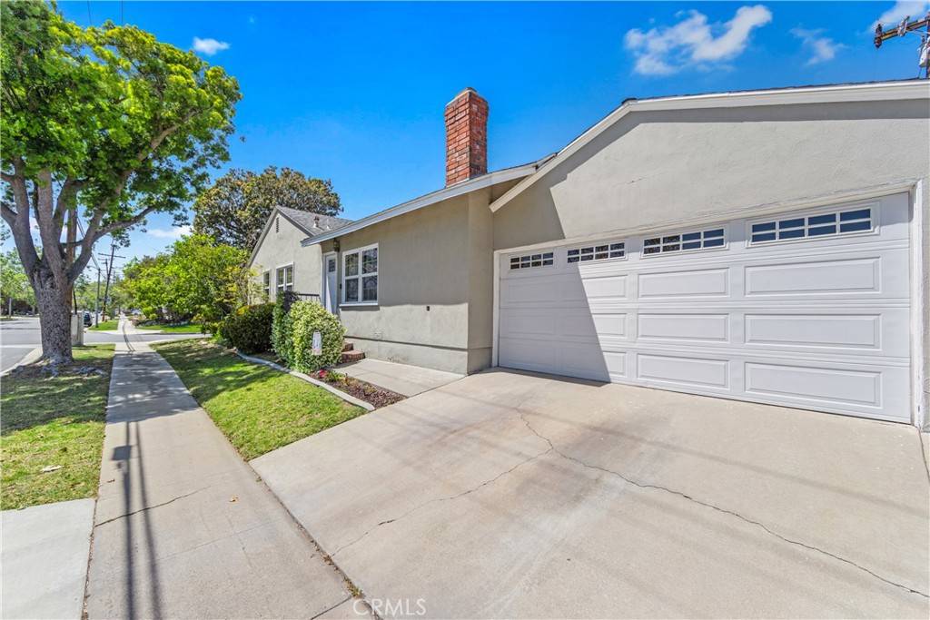 Lakewood, CA 90712,4702 Castana AVE