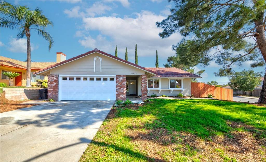 Jurupa Valley, CA 92509,6923 Sundown DR
