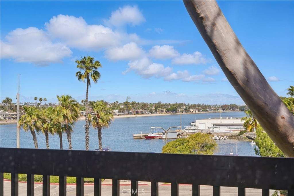 Long Beach, CA 90803,5313 Marina Pacifica DR S