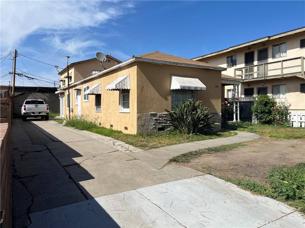 Santa Ana, CA 92707,105 E Pomona ST