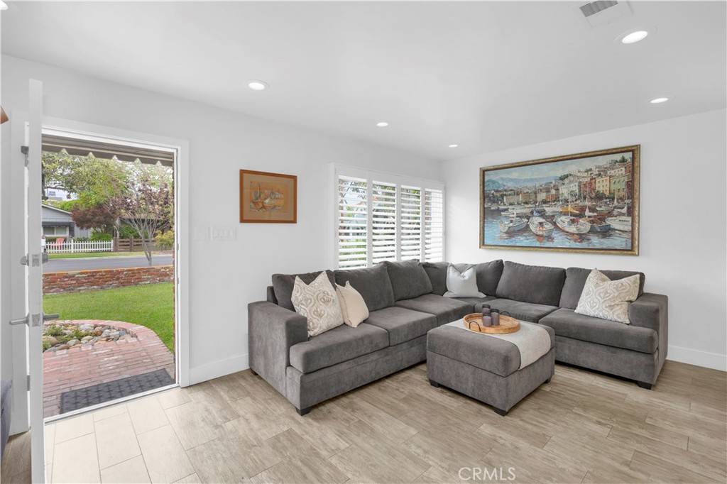 Long Beach, CA 90814,5314 E 4th ST