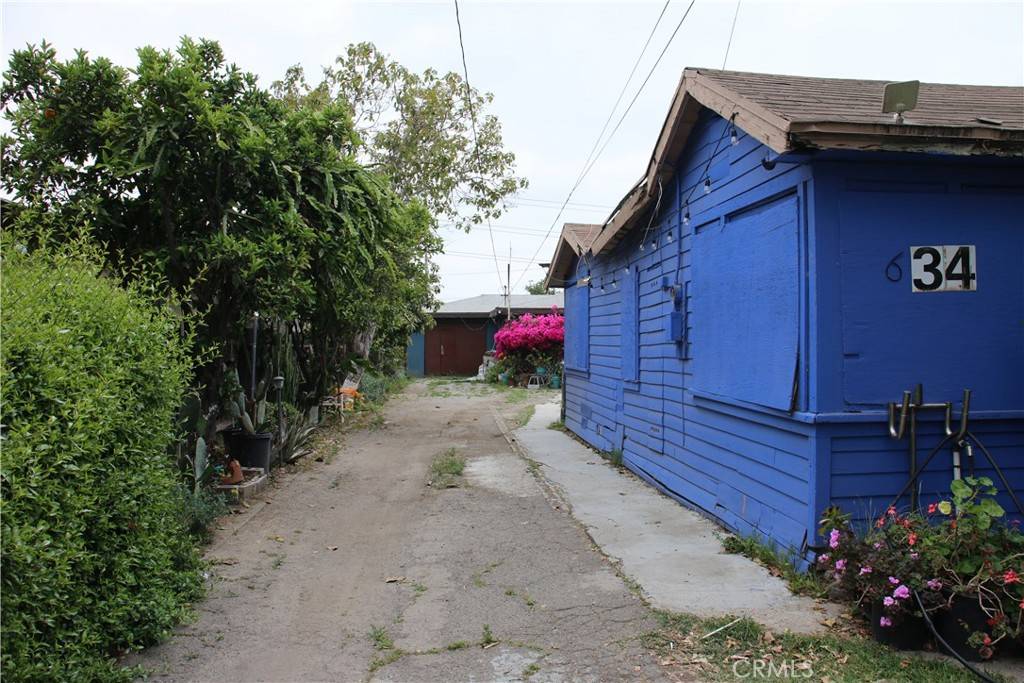 Santa Ana, CA 92707,634 E Central AVE